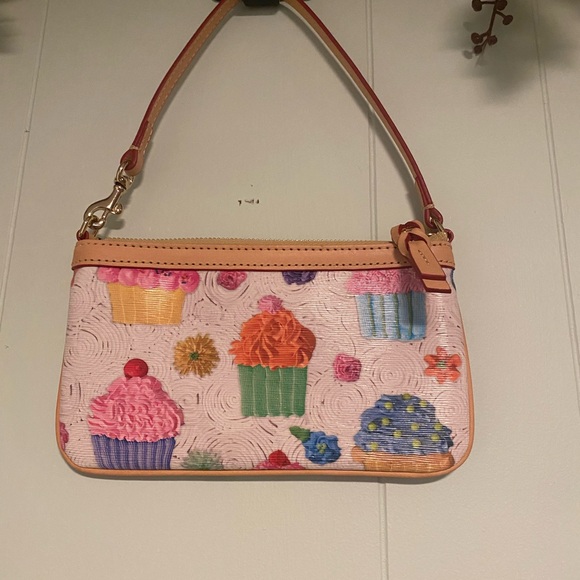 EUC Dooney & Bourke Cupcakes Wristlet - Picture 3 of 5
